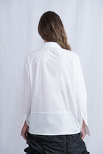 AW25 // WHITE SHIRT WITH POCKETS